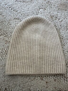 NAADAM Ribbed Cashmere Beanie in Light Beige